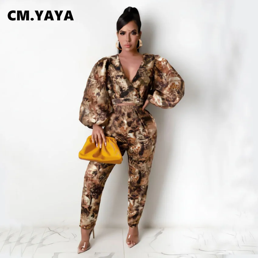CM.YAYA Activewear Paisley Print Sweatsuit Women's Set V-neck Crop Tops Jogger Pants Suit Tracksuit Two Piece Set Fitness Outfit
CM.YAYA Activewear Paisley Print Sweatsuit Women's Set V-neck Crop Tops Jogger Pants Suit Tracksuit Two Piece Set Fitness Outfit