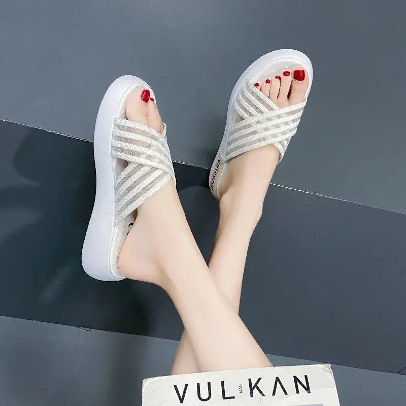 Slippers Women's Thick-Soled Fashion Summer Beach Sandals Non-Slip Casual Flip-Flop Outdoor Stylish Leisure For Pool
Slippers Women's Thick-Soled Fashion Summer Beach Sandals Non-Slip Casual Flip-Flop Outdoor Stylish Leisure For Pool