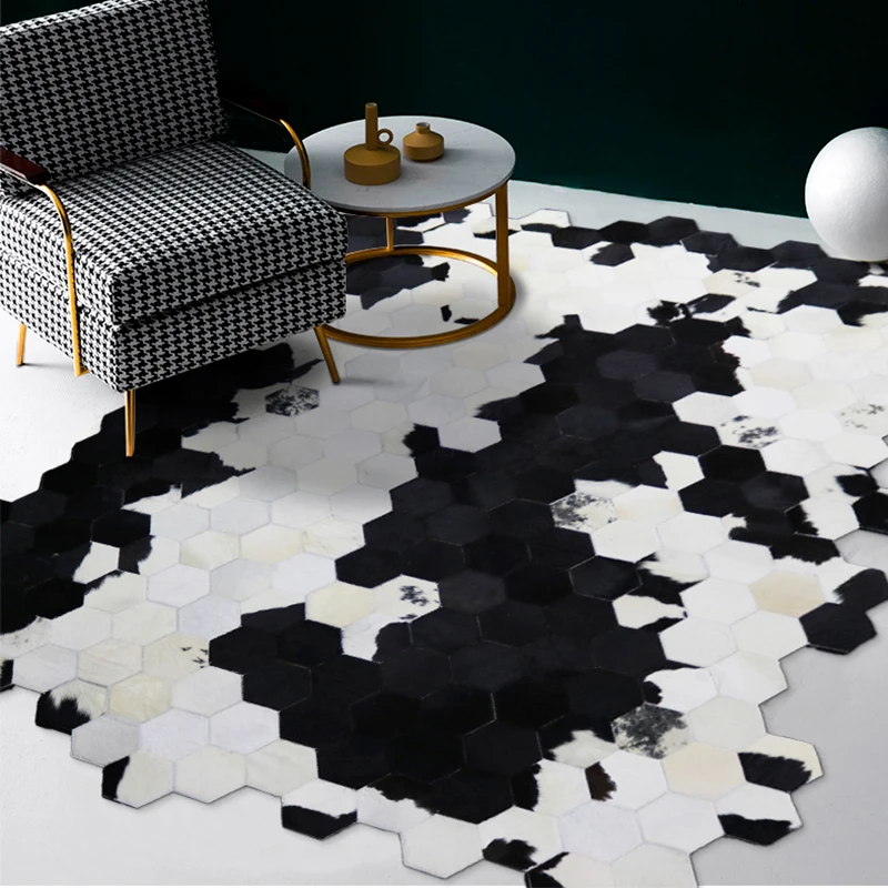Irregular Shaped Cowhide Fur Handmade Patchwork Rug Big Size Diamond Plaid Unique Black and White Fur Decoration Bedroom Carpet 
Irregular Shaped Cowhide Fur Handmade Patchwork Rug Big Size Diamond Plaid Unique Black and White Fur Decoration Bedroom Carpet