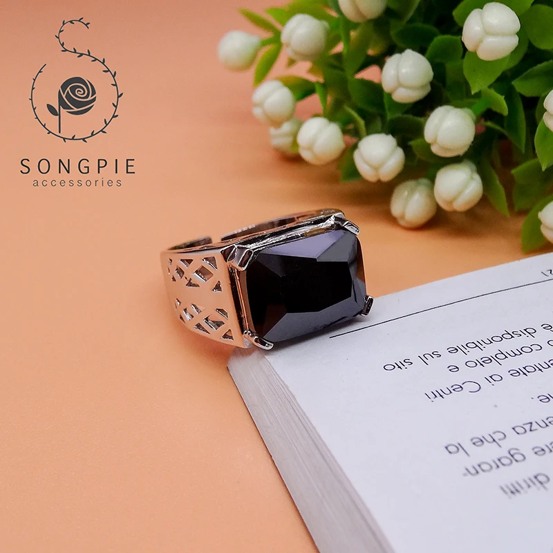 925 Silver Black Gemstone Fashion Men's Ring Banquet Wedding Party Valentine's Day Gifts Exquisite Jewelry
925 Silver Black Gemstone Fashion Men's Ring Banquet Wedding Party Valentine's Day Gifts Exquisite Jewelry