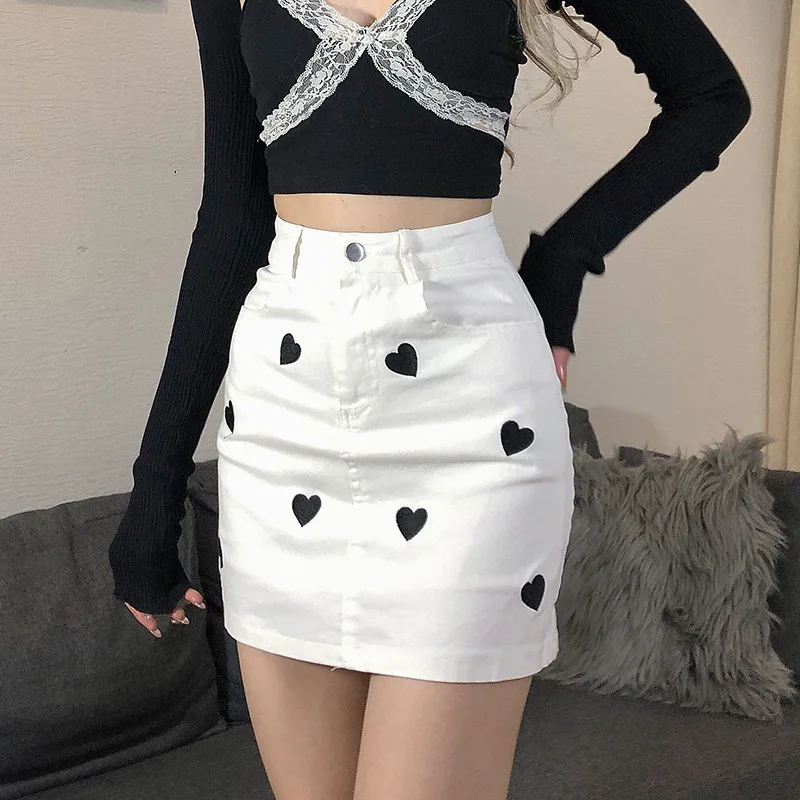 2021 Summer New A-line Love Thorn Embroidery Heart-shaped Plus High Waist Gentle Retro Wild Elegant Hot Retro Chic Mini Skirt
2021 Summer New A-line Love Thorn Embroidery Heart-shaped Plus High Waist Gentle Retro Wild Elegant Hot Retro Chic Mini Skirt