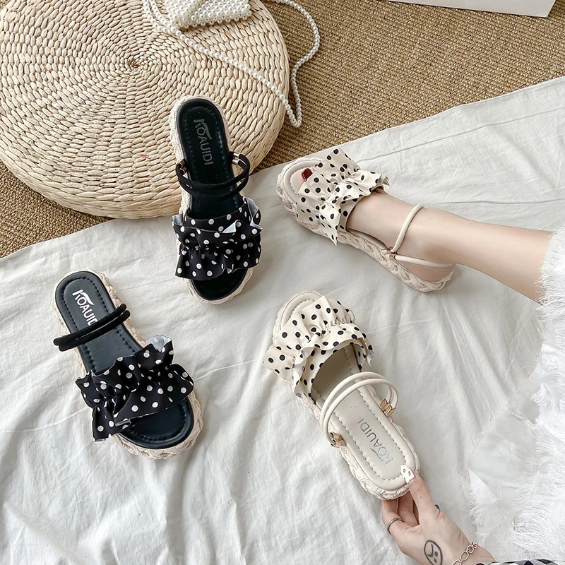 House Slippers Platform Women Luxury Shoes Pantofle Slides On A Wedge Lady Beige Heeled Sandals Med Designer 2021 Girl Black Sum
House Slippers Platform Women Luxury Shoes Pantofle Slides On A Wedge Lady Beige Heeled Sandals Med Designer 2021 Girl Black Sum