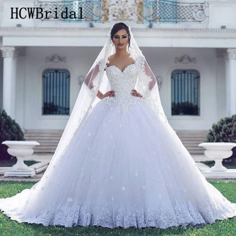 New Arrival Dubai Princess Wedding Dresses Lace Sheer Back Sweep Train Graceful Bride Dress Custom Made Robe De Mariage
New Arrival Dubai Princess Wedding Dresses Lace Sheer Back Sweep Train Graceful Bride Dress Custom Made Robe De Mariage