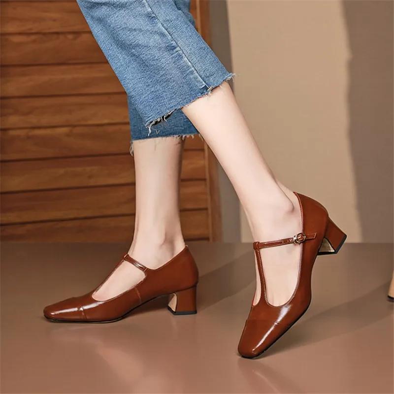 New 2021 Spring/Autumn Women Shoes Square Toe Chunky Heel Buckle Shoes Solid Leather Pumps T-Strap Mary Janes Heels Women
New 2021 Spring/Autumn Women Shoes Square Toe Chunky Heel Buckle Shoes Solid Leather Pumps T-Strap Mary Janes Heels Women