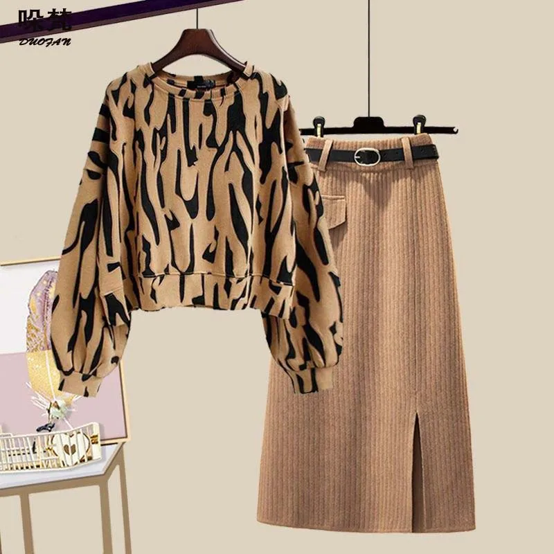 DUOFAN Knitted Suit O-neck Sweater Pullover Puff Long Sleeve Top And Solid Slit Knee-length Pocket Skirt With Belt Dress Sets
DUOFAN Knitted Suit O-neck Sweater Pullover Puff Long Sleeve Top And Solid Slit Knee-length Pocket Skirt With Belt Dress Sets
