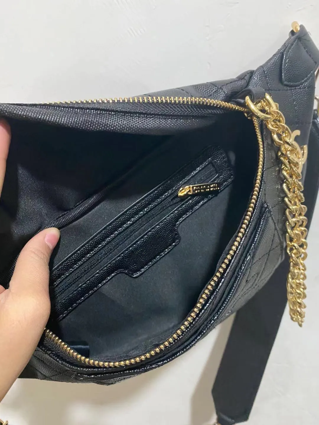 Luxury rhombic embroidered purse fashion simple temperament large capacity shoulder strap messenger bag ladies chain bag
Luxury rhombic embroidered purse fashion simple temperament large capacity shoulder strap messenger bag ladies chain bag