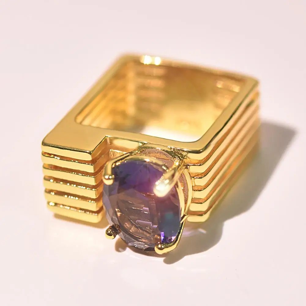 Wholesale Purple Zircon Inlaid Gold Color Women Rings Fashion Luxury Jewelry Top Quality Wedding Engagement Party gift
Wholesale Purple Zircon Inlaid Gold Color Women Rings Fashion Luxury Jewelry Top Quality Wedding Engagement Party gift