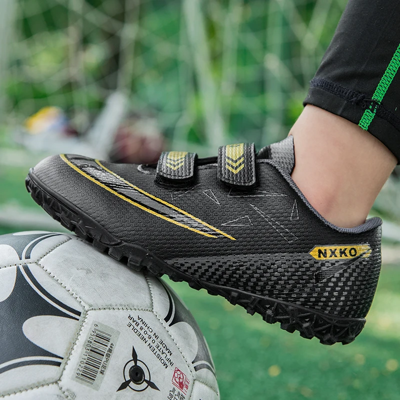 Kids Sneakers Soft Wear Resistant Children Sport Soccer Shoes Unisex Competitive Training Footwear Size 30-39
Kids Sneakers Soft Wear Resistant Children Sport Soccer Shoes Unisex Competitive Training Footwear Size 30-39