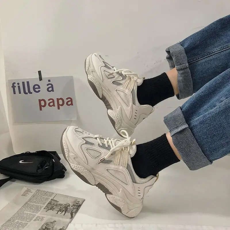 Женские кроссовки на массивной платформе, повседневные сетчатые удобные спортивные туфли на толстой подошве, осень 2021
Женские кроссовки на массивной платформе, повседневные сетчатые удобные спортивные туфли на толстой подошве, осень 2021