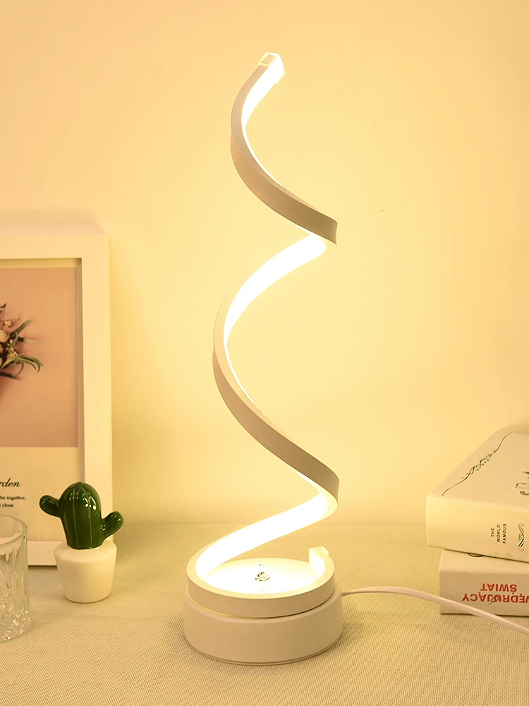 Роскошная настольная лампа в стиле арт-деко, креативная Современная Ночная настольная лампа в скандинавском стиле, Настольная прикроватна...
Роскошная настольная лампа в стиле арт-деко, креативная Современная Ночная настольная лампа в скандинавском стиле, Настольная прикроватна...