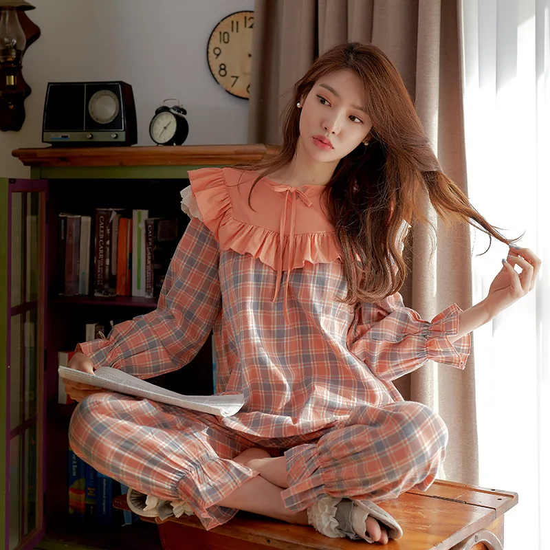 New long-sleeved cotton girl pajama set round neck pajamas for teen girls
New long-sleeved cotton girl pajama set round neck pajamas for teen girls