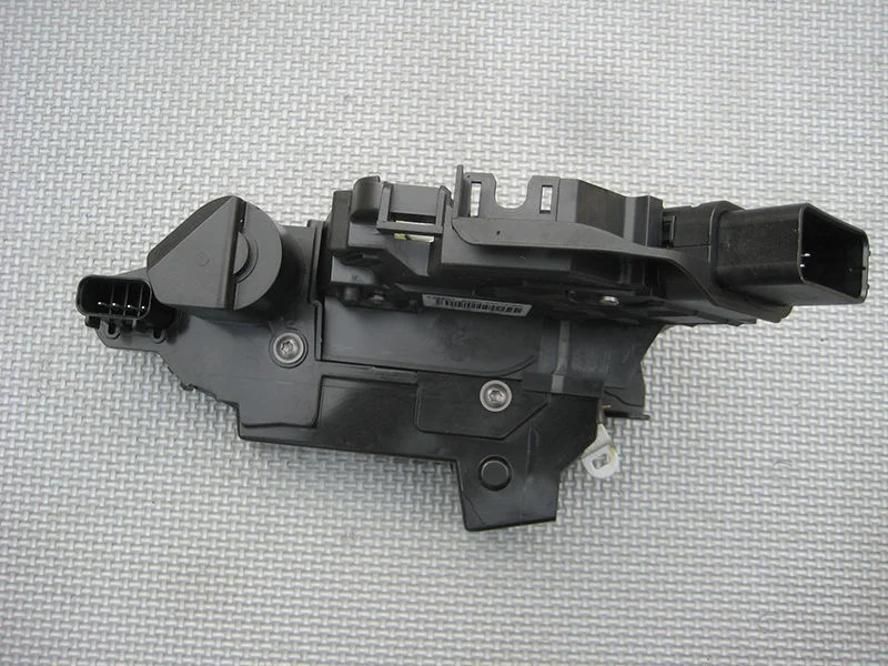 The door lock block / lock mechanism is suitable for the left and right front door locks of Range Rover Discovery 3 discovery 4
The door lock block / lock mechanism is suitable for the left and right front door locks of Range Rover Discovery 3 discovery 4