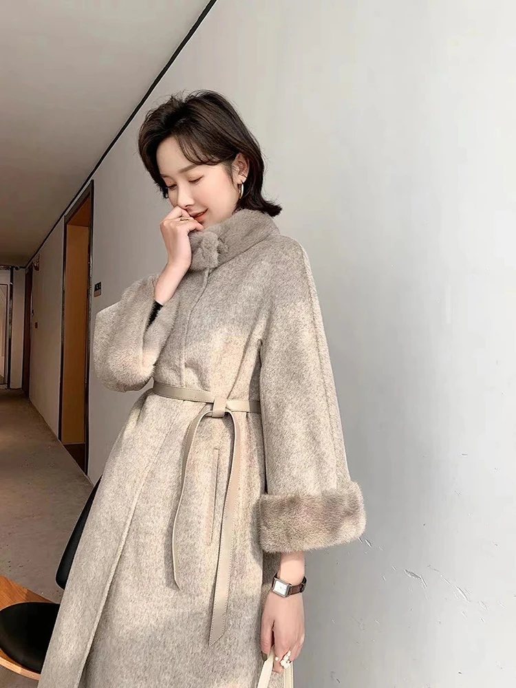 2023 Spring Handmade Double Side Long Women's Warm Slim Woolen Coat Real Mink Fur Collar Coat with Belt
2023 Spring Handmade Double Side Long Women's Warm Slim Woolen Coat Real Mink Fur Collar Coat with Belt
