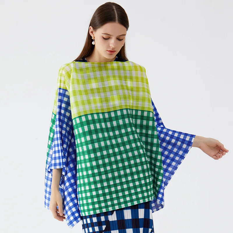 SuperAen 2022 Autumn/winter Plaid Printing Loose Women's Autumn Full O Neck Batwing Sleeve Tops
SuperAen 2022 Autumn/winter Plaid Printing Loose Women's Autumn Full O Neck Batwing Sleeve Tops