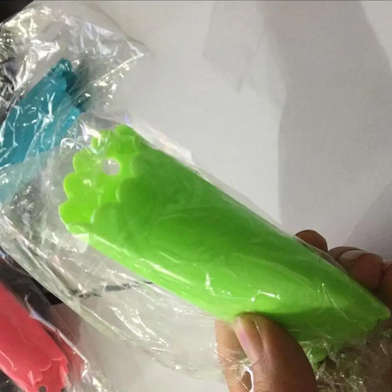 1Pc Silicone Garlic Peeler Creative Tube Peeling Tools Kitchen Peeler Peeling Gadget Random Garlic Tool Silicone Color T2E5
1Pc Silicone Garlic Peeler Creative Tube Peeling Tools Kitchen Peeler Peeling Gadget Random Garlic Tool Silicone Color T2E5
