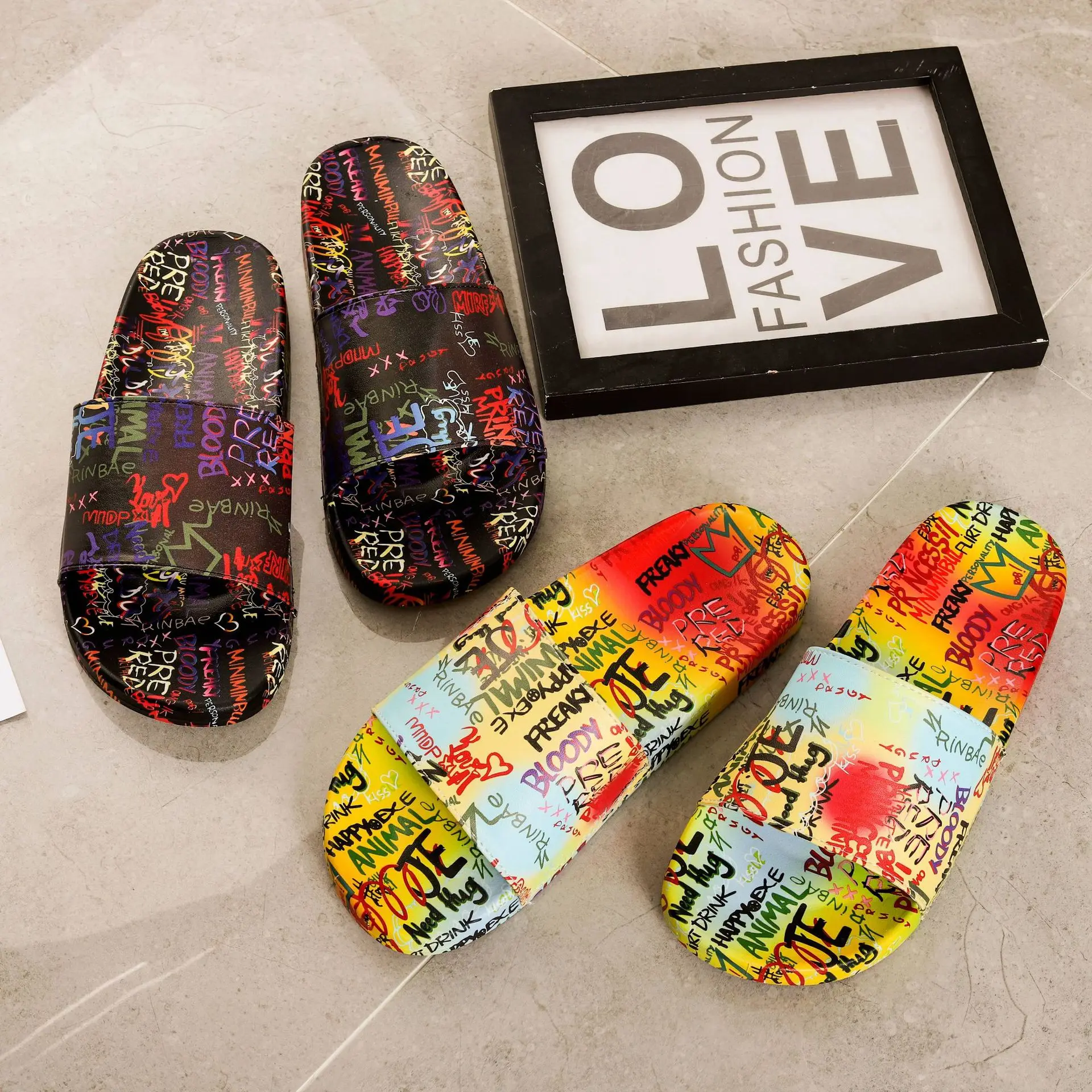 2021 New Women Mixed Color Graffiti Slippers Summer Ladies Slides Female Casual Flats Women's Beach Slides Woman Shoes Plus Size
2021 New Women Mixed Color Graffiti Slippers Summer Ladies Slides Female Casual Flats Women's Beach Slides Woman Shoes Plus Size