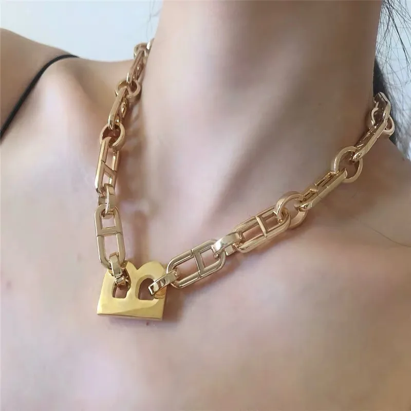 Vintage Letter Link Necklaces for Women Trendy Metal Maxi Gold Color Collar Choker Necklace Jewelry Party Show Gifts
Vintage Letter Link Necklaces for Women Trendy Metal Maxi Gold Color Collar Choker Necklace Jewelry Party Show Gifts