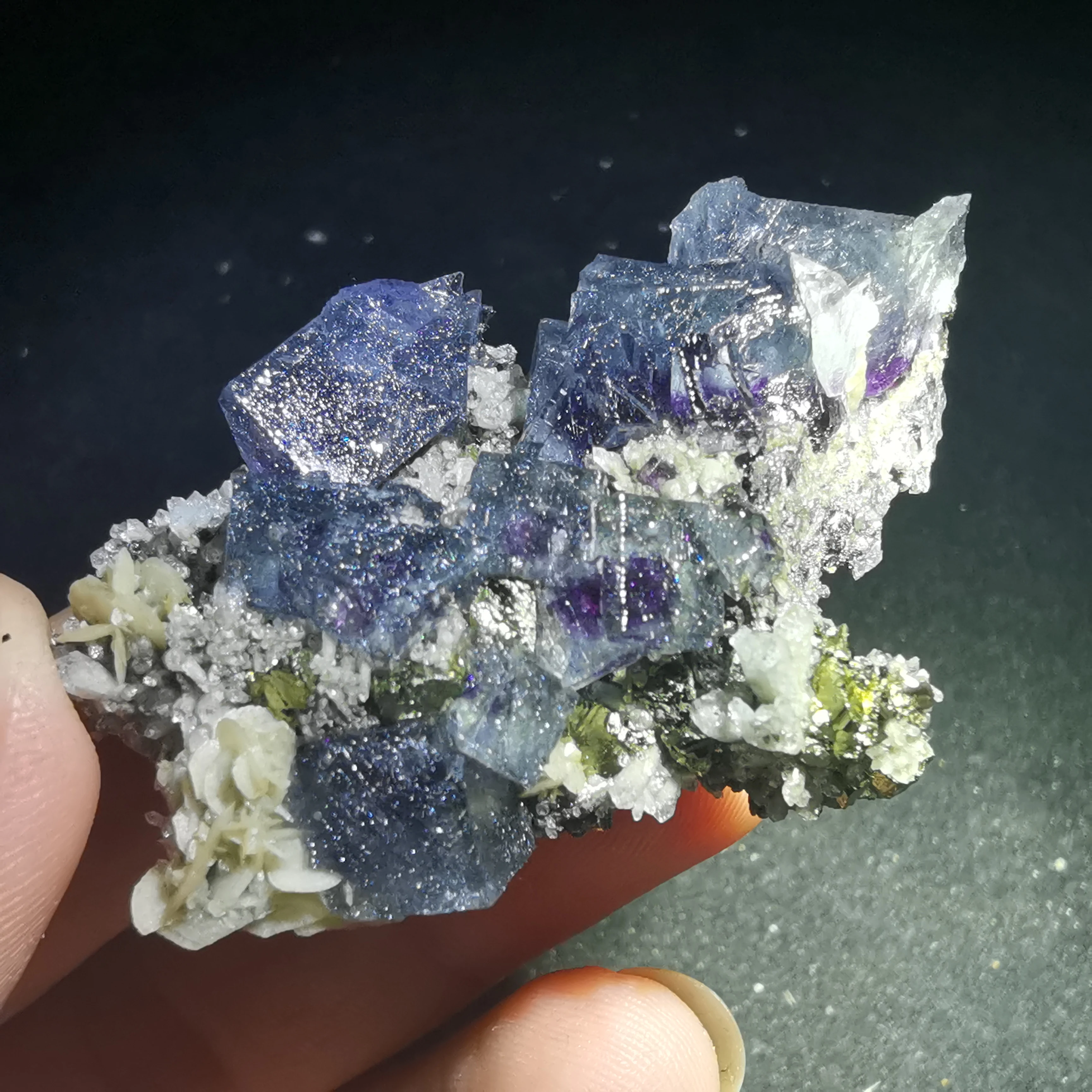 24.2gNatural rare purple fluorite brass mica crystal mineral specimen healing energy teaching home decoration quartz gem collect
24.2gNatural rare purple fluorite brass mica crystal mineral specimen healing energy teaching home decoration quartz gem collect