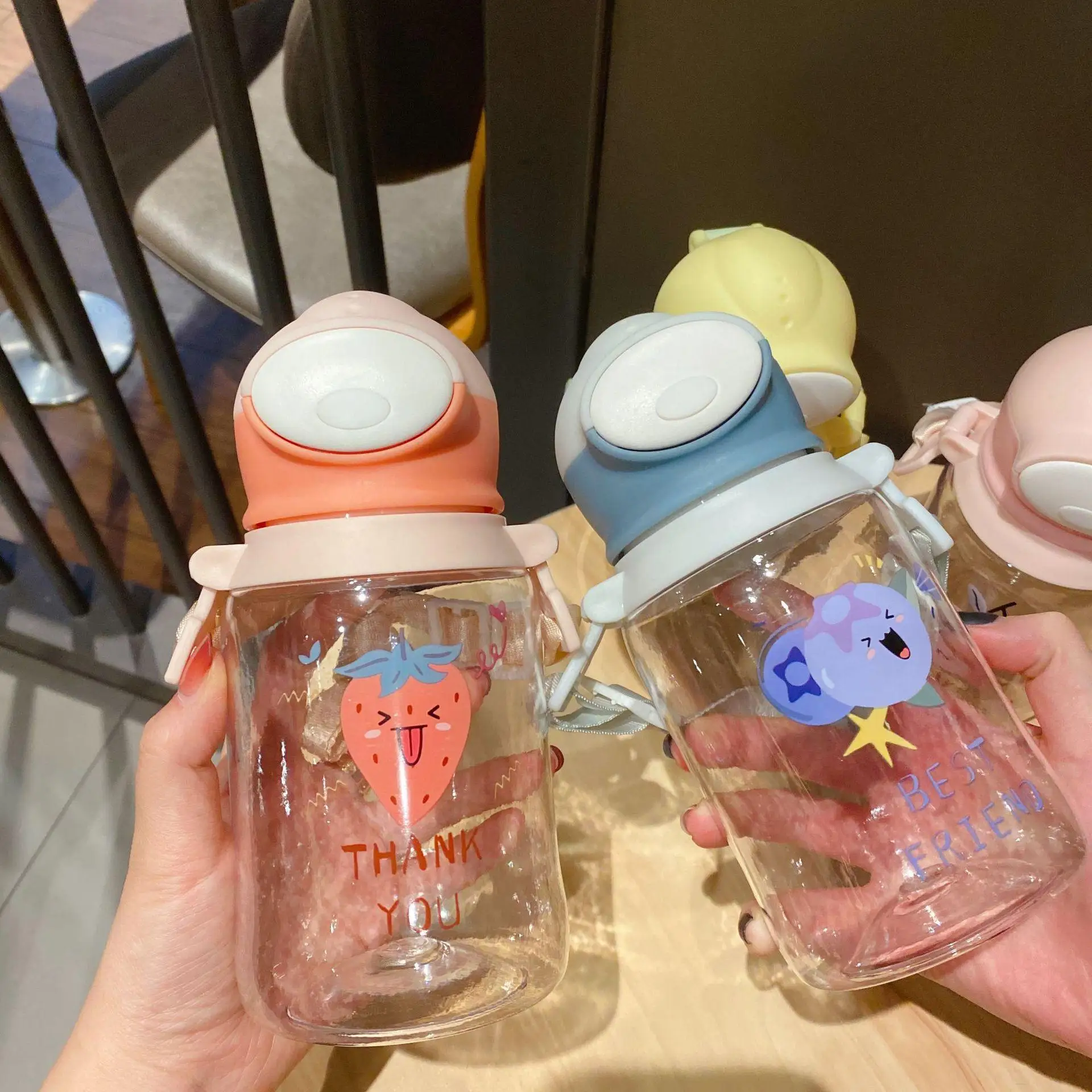 Plastic Cup Cute Piggy Straw Plastic Cup Portable Strap Outdoor Girl Student Plastic Cup
Plastic Cup Cute Piggy Straw Plastic Cup Portable Strap Outdoor Girl Student Plastic Cup