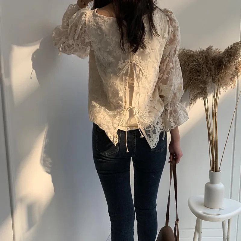 Lace Chiffon Women Blouse Casual Sexy Flare Sleeve Embroidered Spring Summer Ruched Party Slim Fashion Elegant Girl Tops Shirt
Lace Chiffon Women Blouse Casual Sexy Flare Sleeve Embroidered Spring Summer Ruched Party Slim Fashion Elegant Girl Tops Shirt