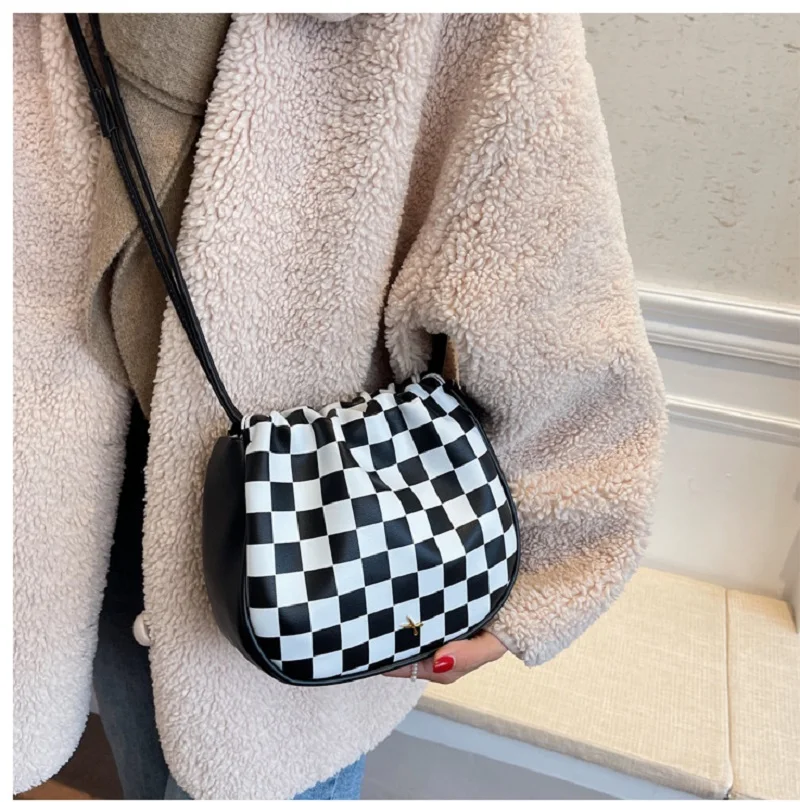 Shoulder Bag Baguette handbags women bags satchels Black and White Checkered Package Crossbody Bag Women Messenger Bags
Shoulder Bag Baguette handbags women bags satchels Black and White Checkered Package Crossbody Bag Women Messenger Bags