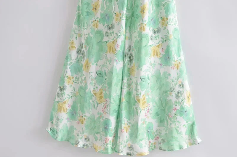 HWLZLTZHT Wome Flower Print Mini Dress 2021 Straps V Neck Vintage Summer Dress Feminine Button Up Elegant Pleat Party Dress
HWLZLTZHT Wome Flower Print Mini Dress 2021 Straps V Neck Vintage Summer Dress Feminine Button Up Elegant Pleat Party Dress