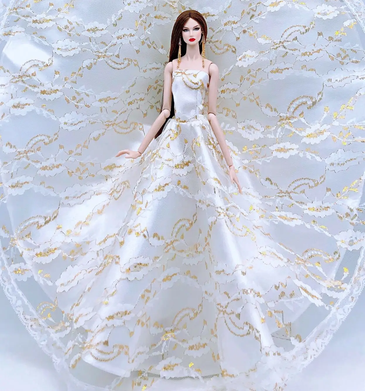 Elegant White Gold Wedding Dresses For Barbie Doll Clothes Outfits Princess Party Gown 1/6 BJD Accessories Kid Toy For Girl Gift
Elegant White Gold Wedding Dresses For Barbie Doll Clothes Outfits Princess Party Gown 1/6 BJD Accessories Kid Toy For Girl Gift