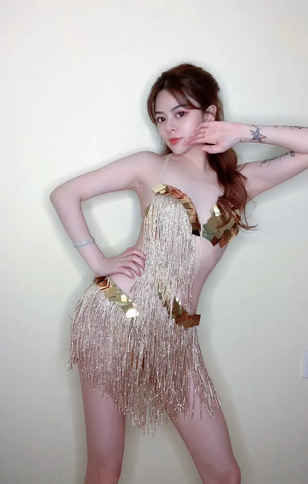Gold Tassels Mirrors Sexy MINI Dress Birthday Prom Party Fringes Outfit Female Singer Dance Show Backless Dress
Gold Tassels Mirrors Sexy MINI Dress Birthday Prom Party Fringes Outfit Female Singer Dance Show Backless Dress