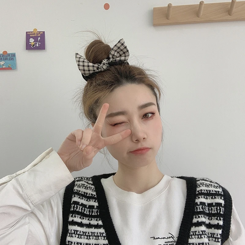Women Plaid Hair Scrunchies Vintage Wild Hair Ring Elastic Rubber Band Girls Fashion Ponytail Scrunchies Hair Accessories
Women Plaid Hair Scrunchies Vintage Wild Hair Ring Elastic Rubber Band Girls Fashion Ponytail Scrunchies Hair Accessories