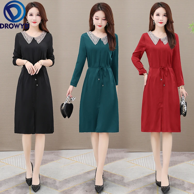 Autumn Winter Long Sleeve Velvet Dresses Lace Turn-down Collar 2021 Vintage Casual Slim Women Long Maxi Dresses Party Vestidos
Autumn Winter Long Sleeve Velvet Dresses Lace Turn-down Collar 2021 Vintage Casual Slim Women Long Maxi Dresses Party Vestidos