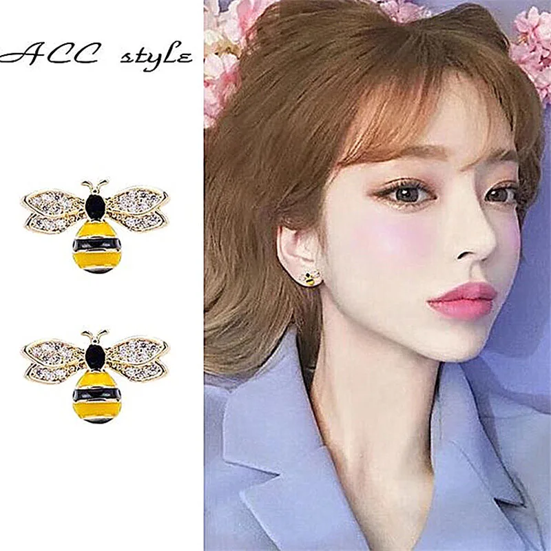 Cute and sweet bee earrings female temperament Korean personality simple creative net red wild earrings ear clips earrings whole
Cute and sweet bee earrings female temperament Korean personality simple creative net red wild earrings ear clips earrings whole