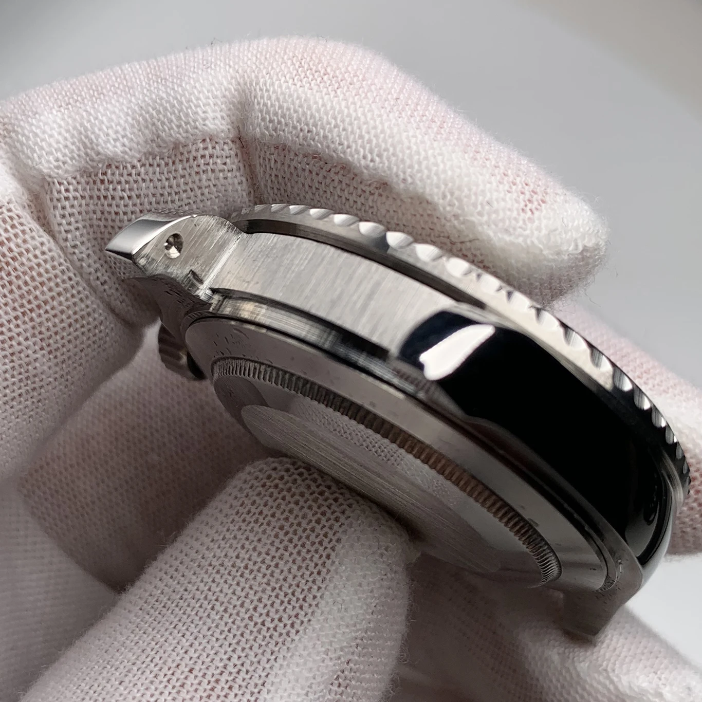 NH35 Automatic Movement Stainless Steel Watchcase Men 40mm Sapphire Mirror Glass Gray Dial Ceramic Bezel Blue Luminous with Box
NH35 Automatic Movement Stainless Steel Watchcase Men 40mm Sapphire Mirror Glass Gray Dial Ceramic Bezel Blue Luminous with Box