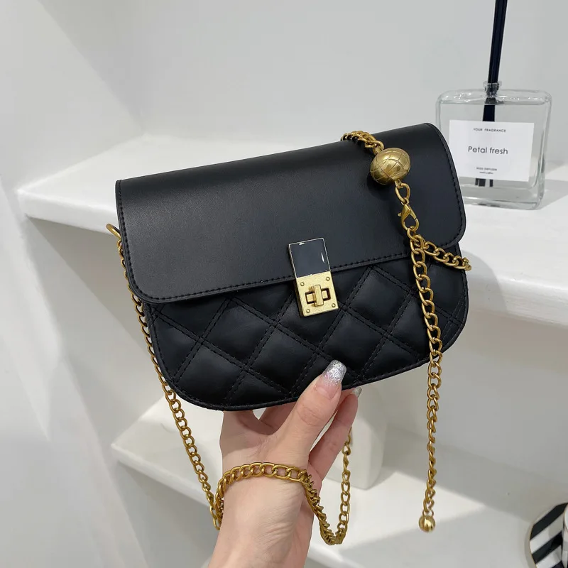 Textured Rhombus Small Bag 2021 New Trendy Fashion Western Messenger Bag Simple Chain Embroidery Thread One-shoulder Saddle Bag
Textured Rhombus Small Bag 2021 New Trendy Fashion Western Messenger Bag Simple Chain Embroidery Thread One-shoulder Saddle Bag
