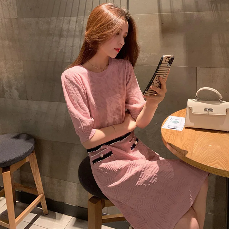 Pink Pearl Pockets New Summer Women Knitted Dress Half Lantern Sleeve O Neck Sweater Dress For Girls Vintage High Waist Ladies 
Pink Pearl Pockets New Summer Women Knitted Dress Half Lantern Sleeve O Neck Sweater Dress For Girls Vintage High Waist Ladies