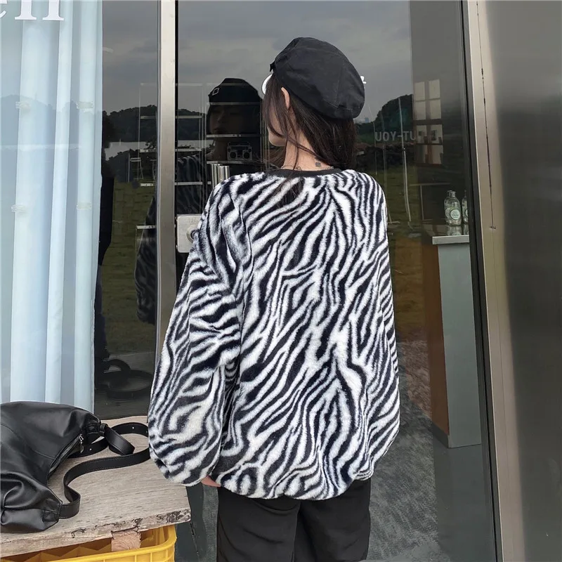 Zebra Pattern Sweatshirt Women Autumn Winter New Ladies Tops O-neck Long Sleeve Pullover Korean Oversized Casual Hoodies Hipster
Zebra Pattern Sweatshirt Women Autumn Winter New Ladies Tops O-neck Long Sleeve Pullover Korean Oversized Casual Hoodies Hipster