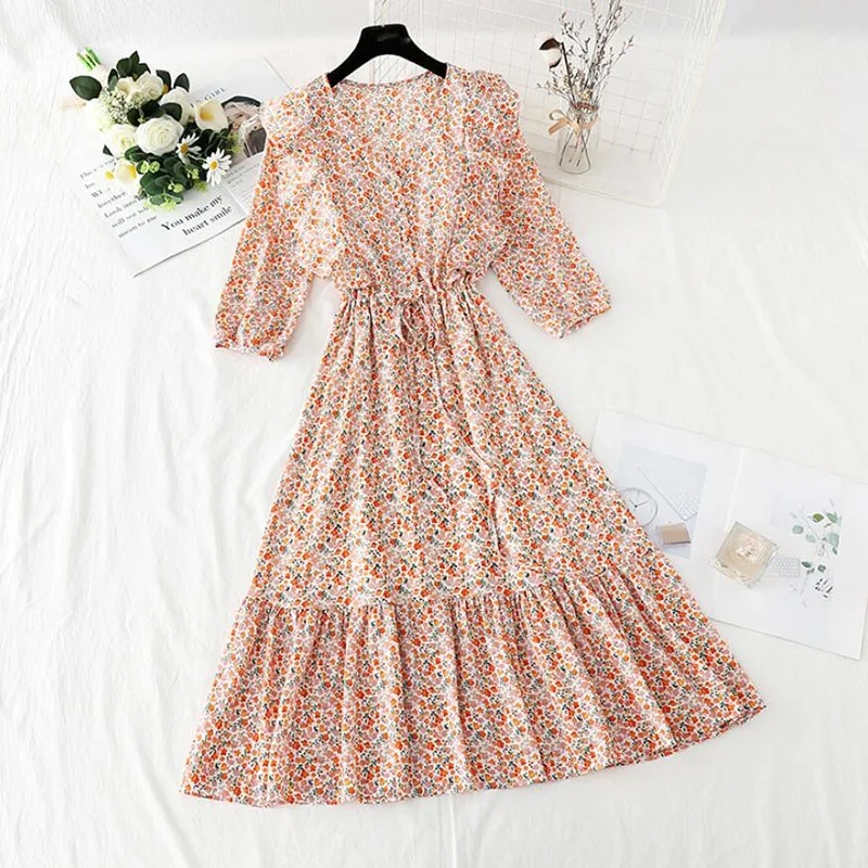 2021 Fashion Ladies Boho Floral Dress Women Casual Midi Holiday Summer Dress V-neck Ruffles Female High Waist Beach Dresses
2021 Fashion Ladies Boho Floral Dress Women Casual Midi Holiday Summer Dress V-neck Ruffles Female High Waist Beach Dresses