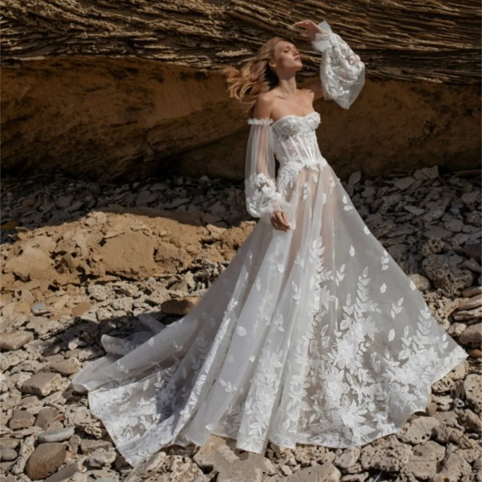 2021 Beach Wedding Dresses Sweetheart Lace Appliqued A Line Wedding Dress Detachable Long Sleeves Custom Made Vestidos De Novia
2021 Beach Wedding Dresses Sweetheart Lace Appliqued A Line Wedding Dress Detachable Long Sleeves Custom Made Vestidos De Novia