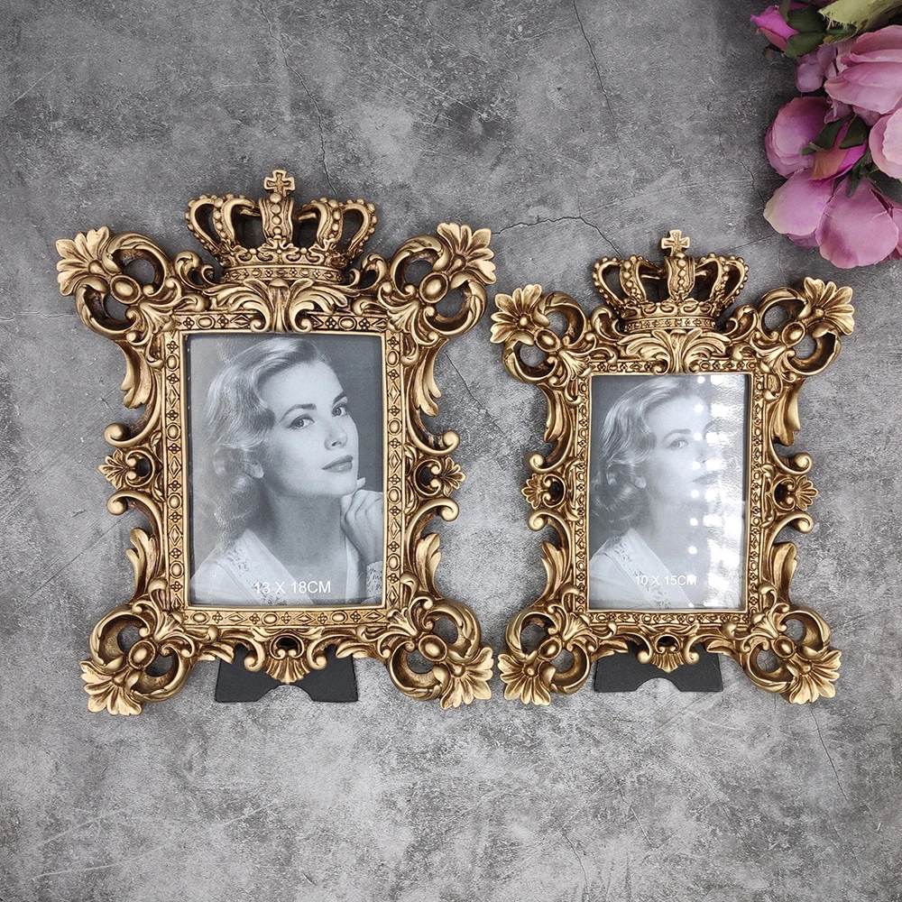 Resin Creative Relief Palace European Wedding Photography Props Luxury Crown Picture Photo Frame
Resin Creative Relief Palace European Wedding Photography Props Luxury Crown Picture Photo Frame