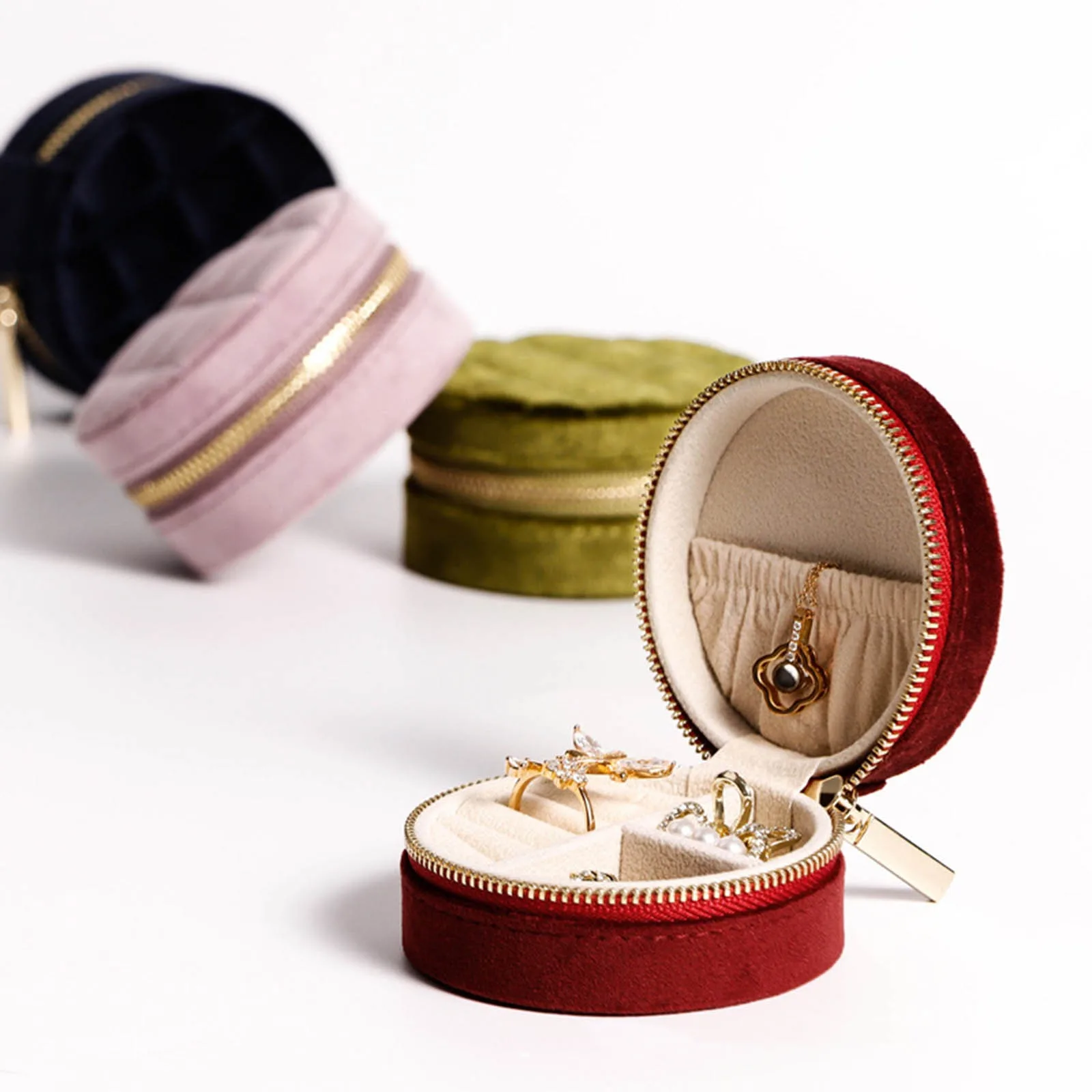 Velvet Jewelry Box Round Portable Jewelry Organizer Box Rings Earrings Necklace Display Jewelry Box For Women Gift 9x9x4cm ,1PC
Velvet Jewelry Box Round Portable Jewelry Organizer Box Rings Earrings Necklace Display Jewelry Box For Women Gift 9x9x4cm ,1PC