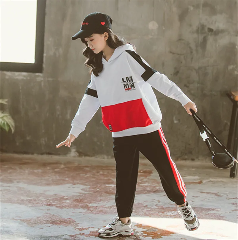 Spring And Autumn Fashion Handsome Boys And Girls Sports And Casual Suits Student Patchwork Sweater Pants Two-Piece Kids Clothes
Spring And Autumn Fashion Handsome Boys And Girls Sports And Casual Suits Student Patchwork Sweater Pants Two-Piece Kids Clothes