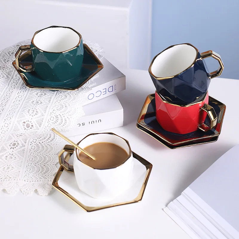 Simple Phnom Penh ceramic snack coffee cup set afternoon tea cup and saucer set ceramic mug.
Simple Phnom Penh ceramic snack coffee cup set afternoon tea cup and saucer set ceramic mug.