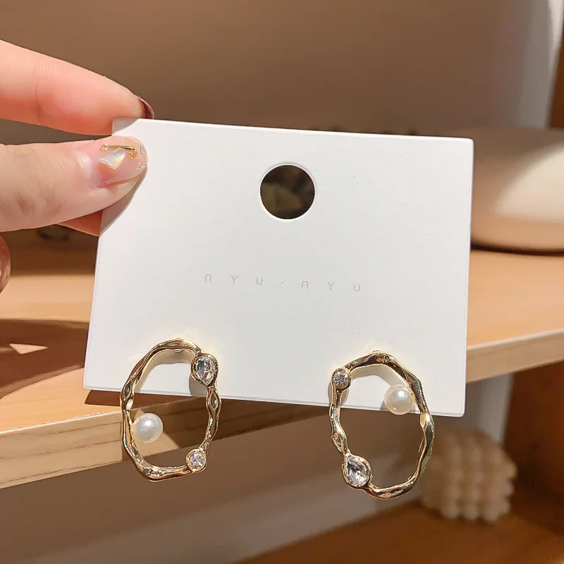 Korean Fashion Metal Geometric Oval Statement Stud Earrings Females Temperament Jewelry Wedding Party Earring For Women Brincos 
Korean Fashion Metal Geometric Oval Statement Stud Earrings Females Temperament Jewelry Wedding Party Earring For Women Brincos