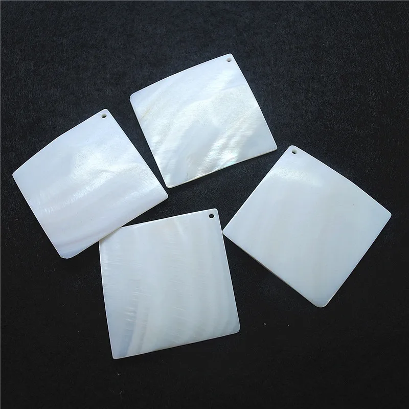 5PCS Nature White Shell Pendants Square Shape Size 40X40MM For Women Necklace Making Mother Of Pearl From Lake Wholesale Free
5PCS Nature White Shell Pendants Square Shape Size 40X40MM For Women Necklace Making Mother Of Pearl From Lake Wholesale Free