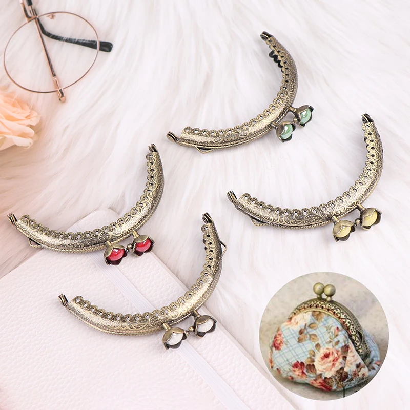 DIY Vintage Embossing Head Coin Purse Frame Metal Clasp Closure Clutch Bags Part Embossed Lace Lotus Head Mouth Gold
DIY Vintage Embossing Head Coin Purse Frame Metal Clasp Closure Clutch Bags Part Embossed Lace Lotus Head Mouth Gold