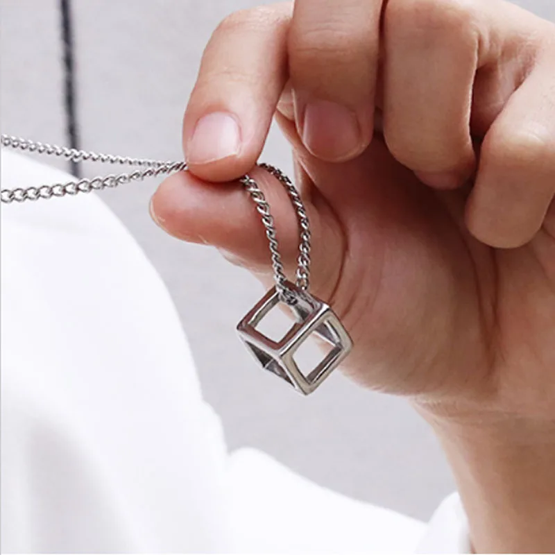 Simple Hollow Pendant Women's Chain Necklace 2021 New Men's Personality Square Three-dimensional Fashion Jewelry Spot Wholesale
Simple Hollow Pendant Women's Chain Necklace 2021 New Men's Personality Square Three-dimensional Fashion Jewelry Spot Wholesale