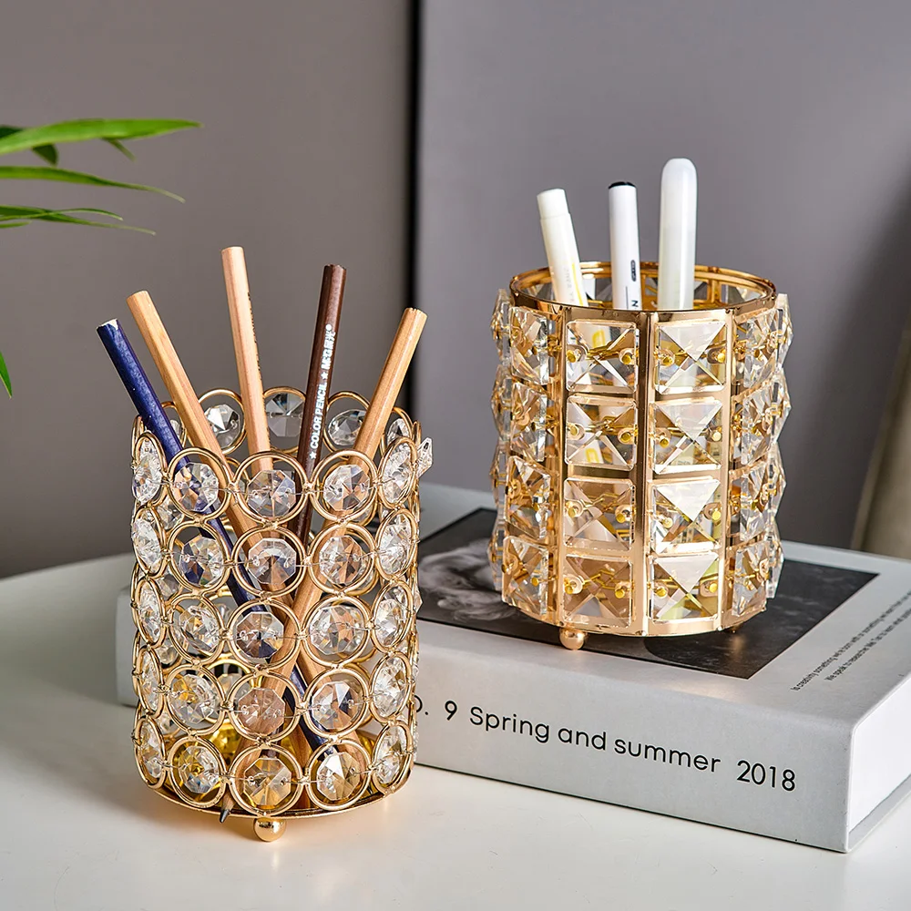 Home Decoration Multifunction Metal Crystal Makeup Brush Storage Tube Cosmetic Pens Nail Jewelry Storage Box Vase Container
Home Decoration Multifunction Metal Crystal Makeup Brush Storage Tube Cosmetic Pens Nail Jewelry Storage Box Vase Container
