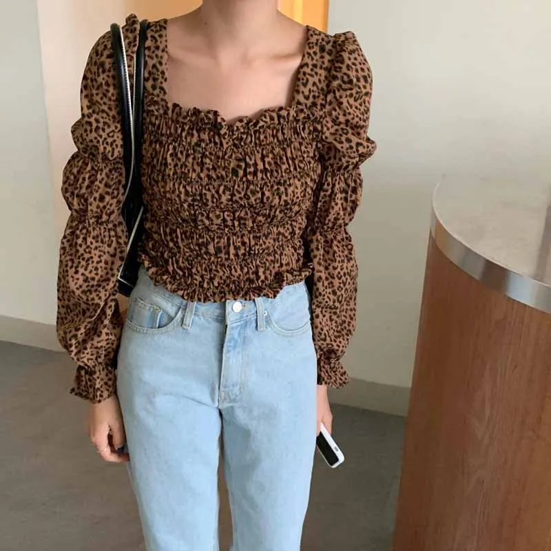 Vintage Fashion Sexy Leopard Female Shirts Square Collar Puff Long Sleeves Exquisite Thin French Style New Autumn Women Blouse
Vintage Fashion Sexy Leopard Female Shirts Square Collar Puff Long Sleeves Exquisite Thin French Style New Autumn Women Blouse