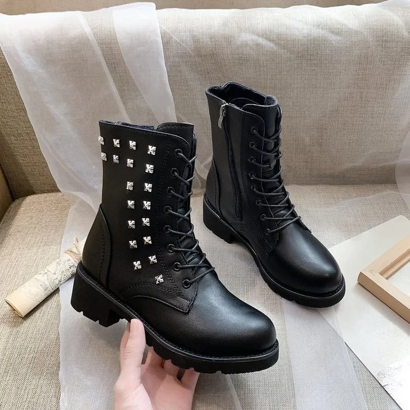 Rivet Motorcycle Boots Solid Black Leather Boots Female Lace Up Ankle Boots for Women Shoes Woman Square Mid Heels Winter Boots
Rivet Motorcycle Boots Solid Black Leather Boots Female Lace Up Ankle Boots for Women Shoes Woman Square Mid Heels Winter Boots