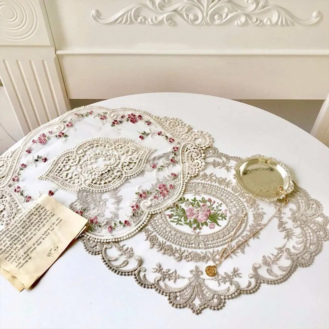 New Vintage French Lace Placemat Romantic Girlish Style Embroidered Craft Table Mat Home Table Insulation Plate Table Pads
New Vintage French Lace Placemat Romantic Girlish Style Embroidered Craft Table Mat Home Table Insulation Plate Table Pads