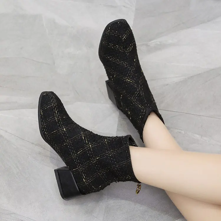 Women's shoes ankle boots 2021 autumn and winter new fashion zipper flashing diamond sequined square toe mid-heel boots
Women's shoes ankle boots 2021 autumn and winter new fashion zipper flashing diamond sequined square toe mid-heel boots